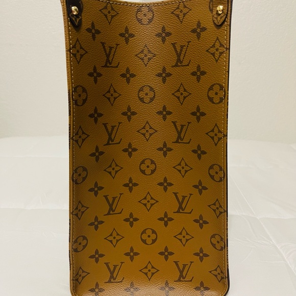 Authentic Louis Vuitton On The Go GM Tote in Reverse Monogram Canvas - Picture 3 of 16